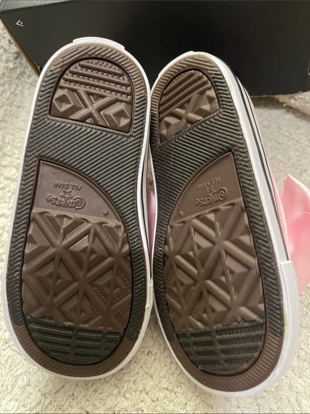 NEW- Converse - 7c or 8c